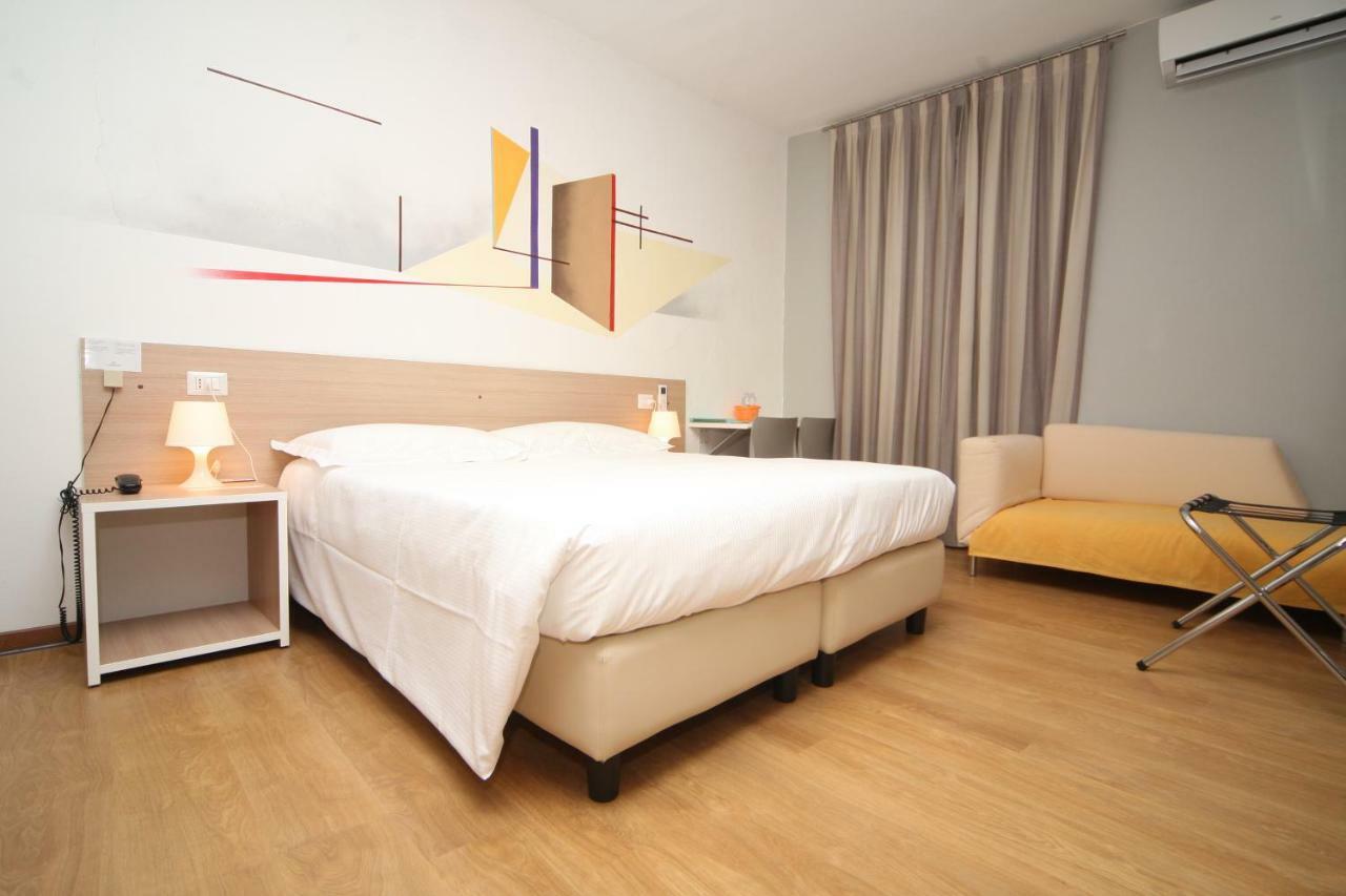 Anton&Art Hotel Lake Como ภายนอก รูปภาพ